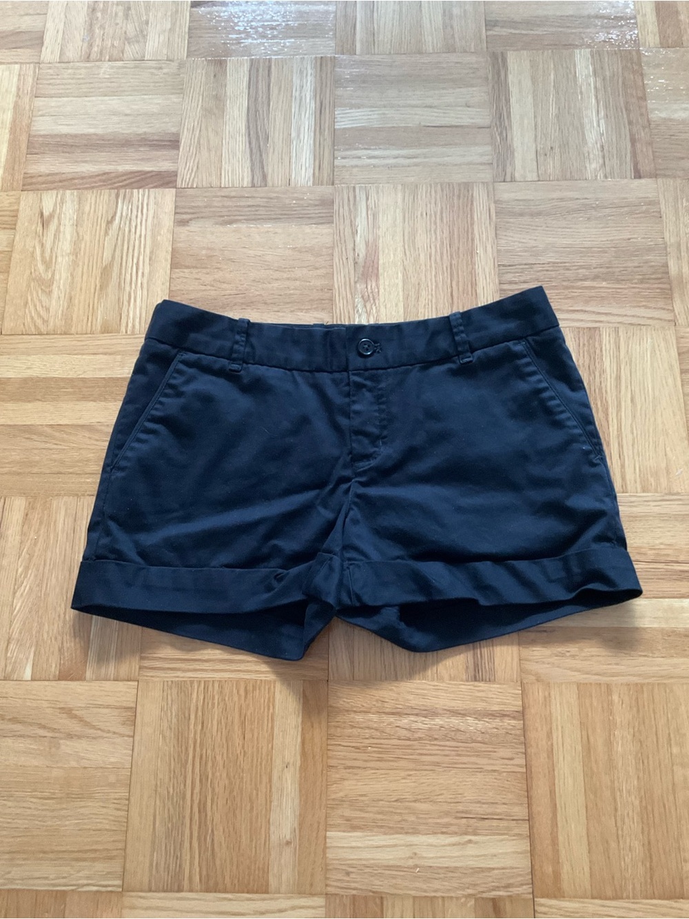 Talula Classic Women's Black Cuffed Shorts - Size 2